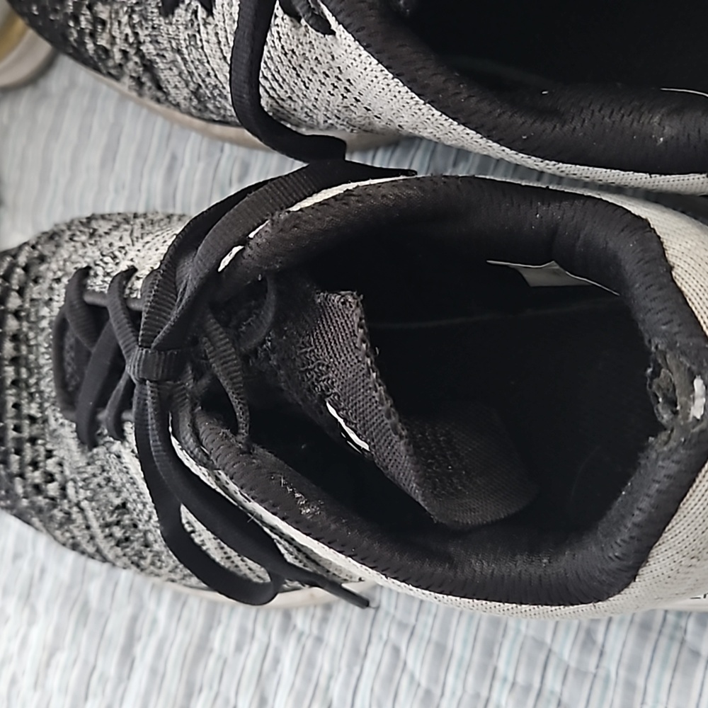 2 Pairs Apl Shoes Sizes 8 1/2 - image 5